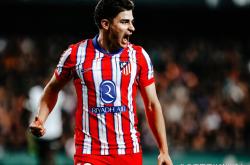 爱游戏APP-红蓝大战热浪再起：巴萨或逆袭皇马