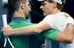 AYX体育赛事-法网完胜温网，德约科维奇扛起全队