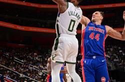 爱游戏体育官网-雄鹿逆转鹈鹕，保罗送出助攻的简单介绍