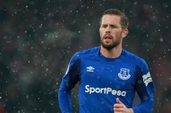 AYX体育赛事-从汽车城到世界之巅，爱德华兹如何用活塞式胜利点亮奥运前夜