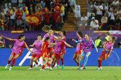 爱游戏大厅-强对强，欧洲杯半决赛即将开启巅峰对决的简单介绍