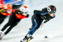 爱游戏娱乐-包含短道速滑选手速度惊人，一路领先夺魁的词条