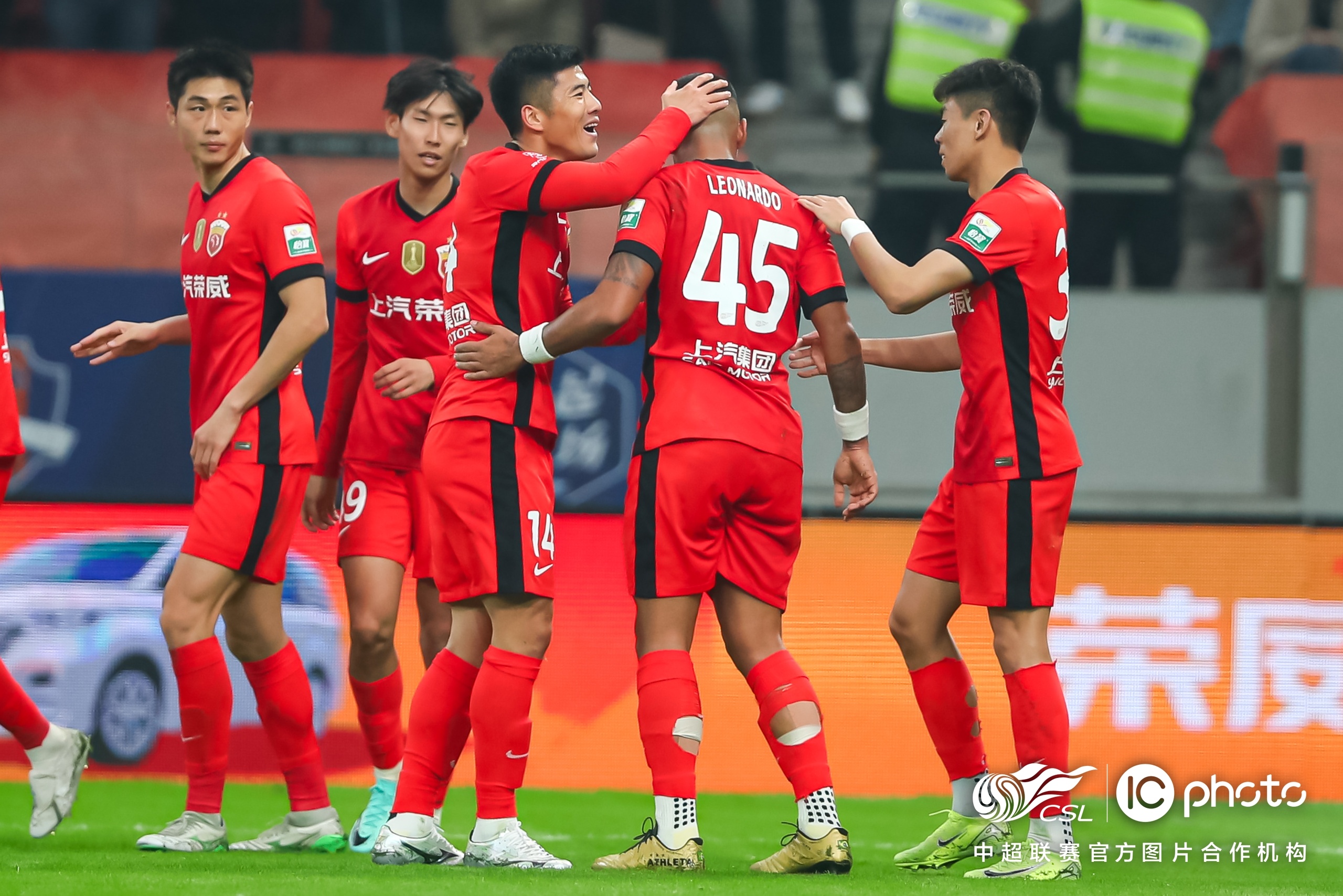 包含广州大战:富力挑战恒大,南粤德比再现的词条 包含广州大战:富力挑战恒大,南粤德比再现的词条