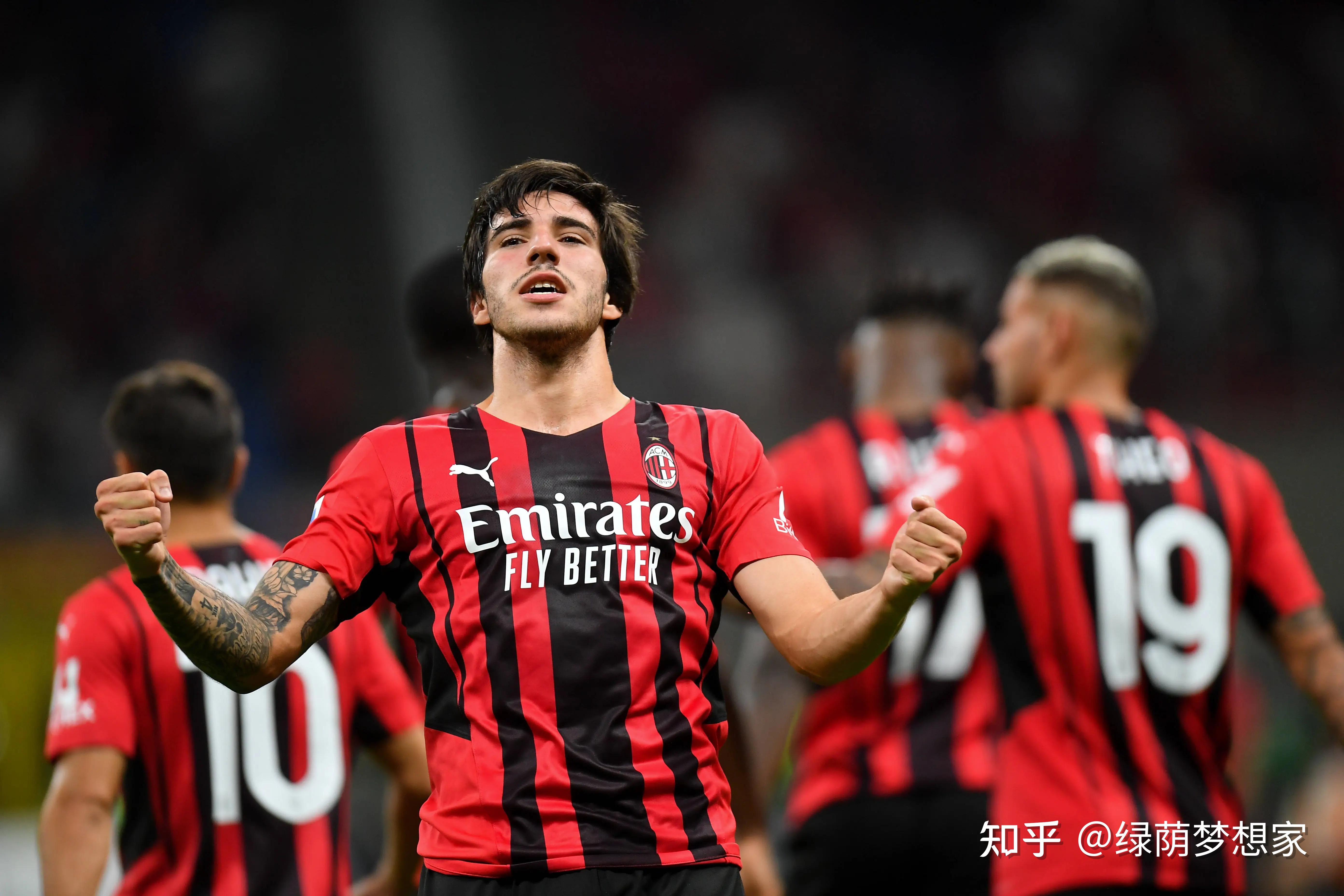 荷甲联赛悬念重重,冠军难题待解 荷甲联赛悬念重重,冠军难题待解