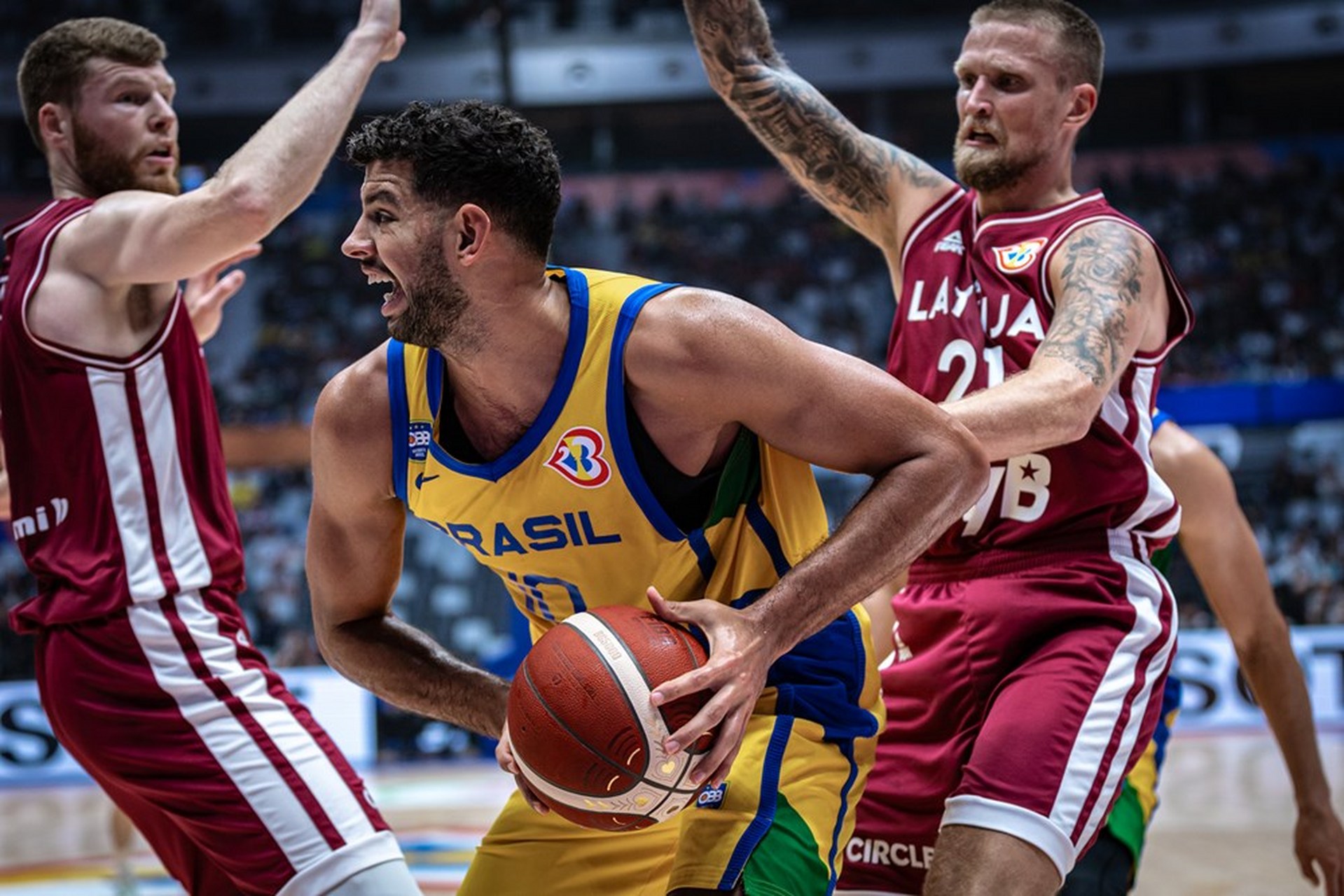 关于拉脱维亚队奋力拼搏，不畏强手击败对手的信息