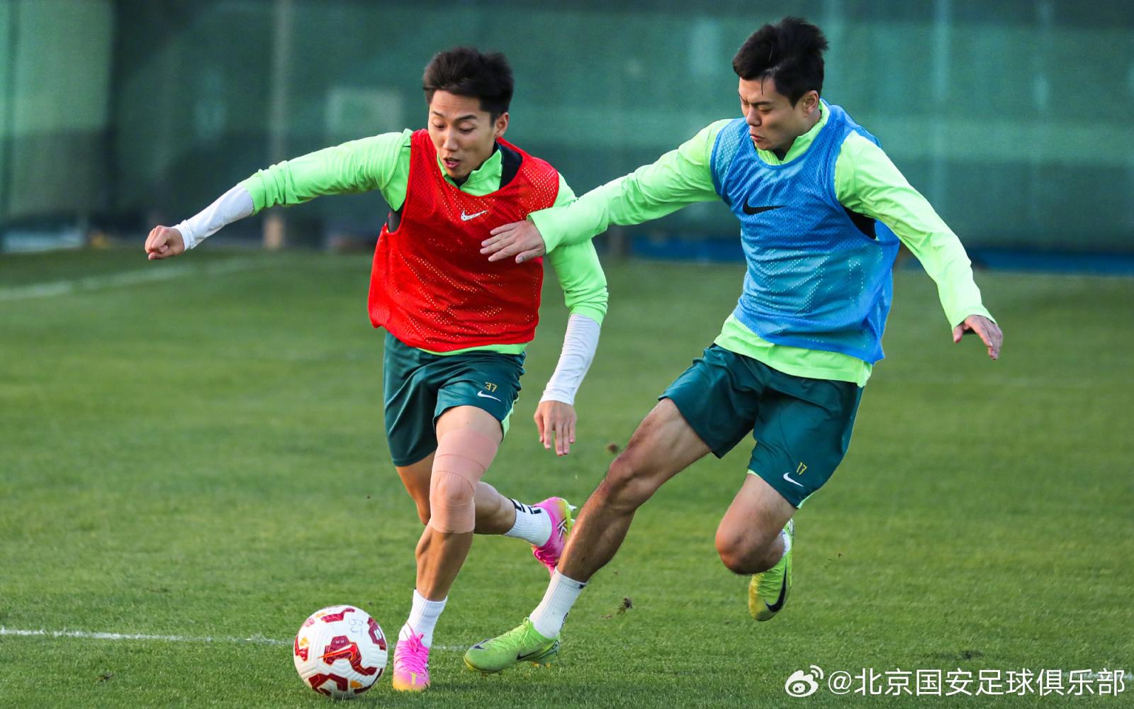 包含国安客场挑战恒大,双雄对决,谁能笑到最后?的词条 包含国安客场挑战恒大,双雄对决,谁能笑到最后?的词条