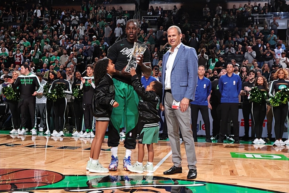 独行侠逆转骑士,霍勒迪统治全场 独行侠逆转骑士,霍勒迪统治全场