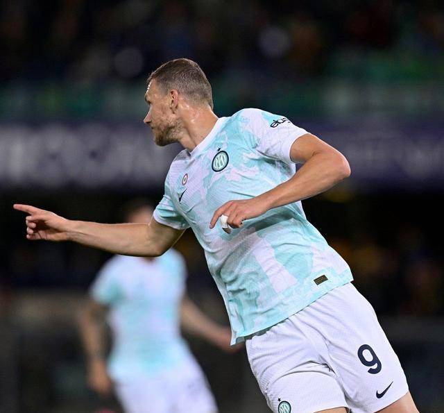 中国横扫国际米兰,科曼三分雨点燃全场的简单介绍 中国横扫国际米兰,科曼三分雨点燃全场的简单介绍