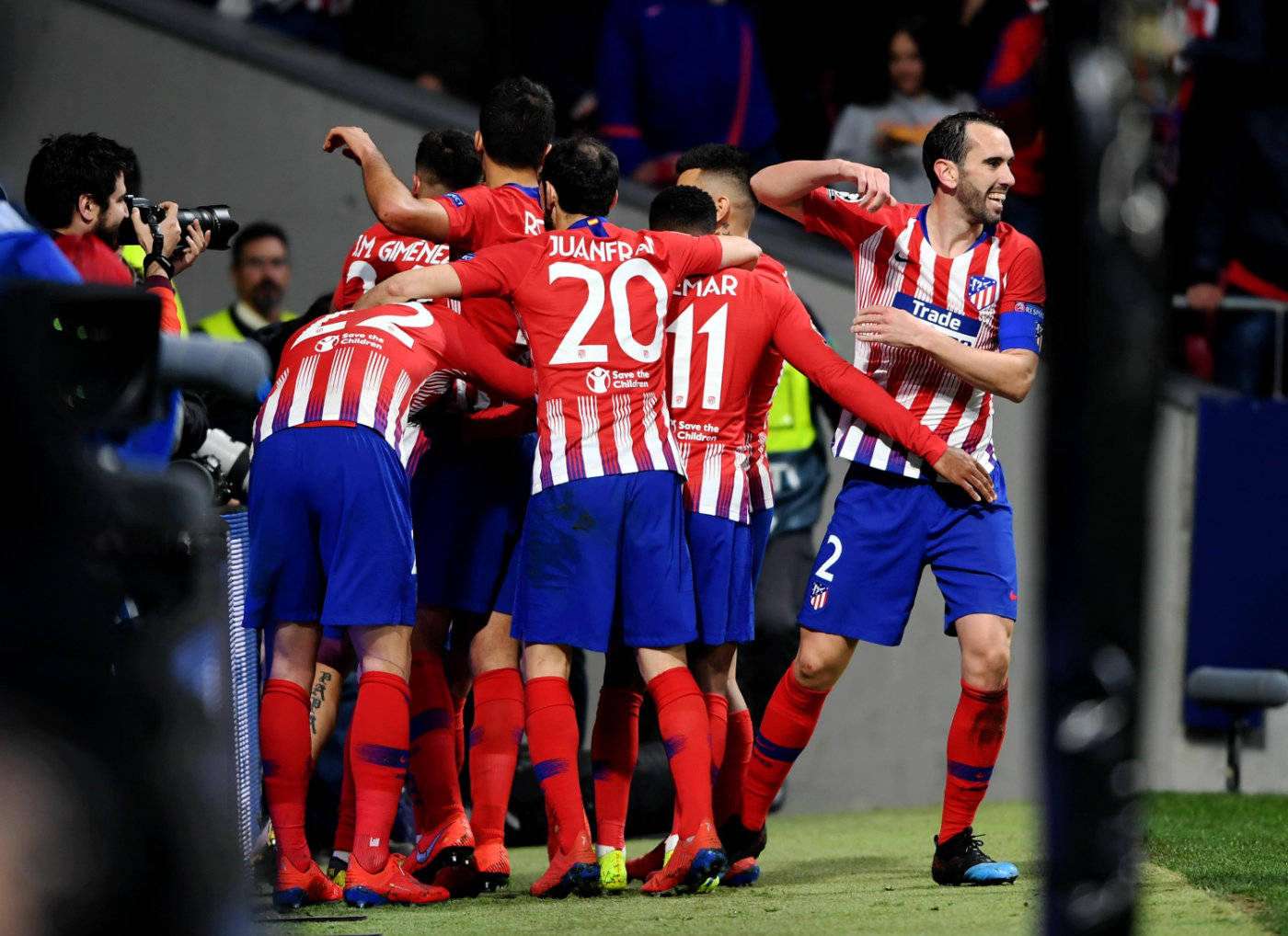 包含马德里竞技横扫瑞典，格纳布里惊艳世界的词条