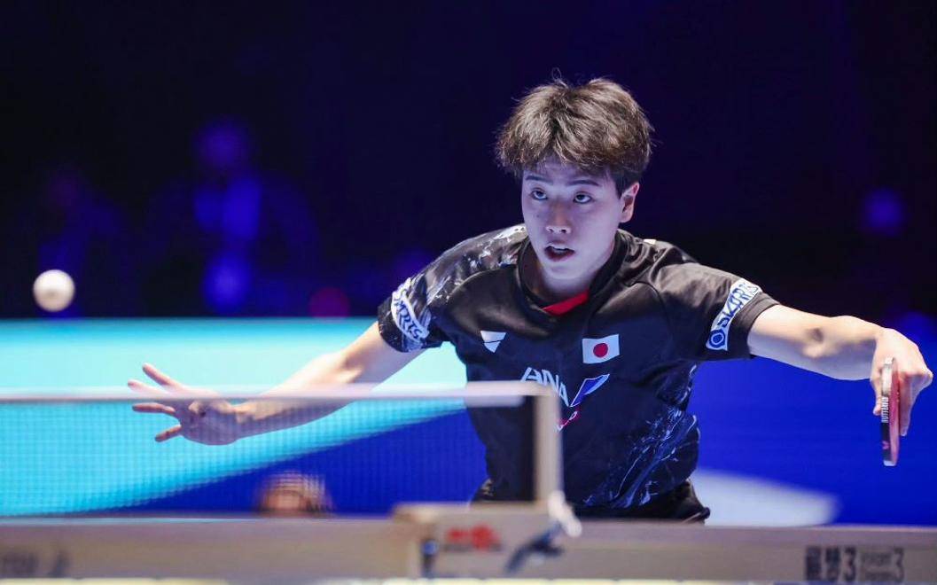 包含中国乒乓球队爆冷日本乒乓球队，张继科三分雨点燃全场的词条