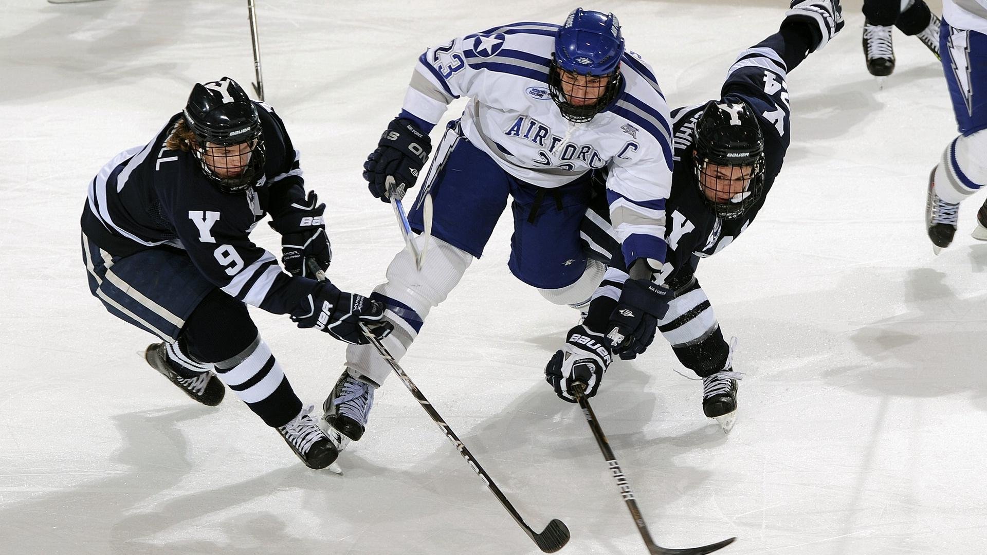 孤胆英雄，纳达尔戴维斯杯绝地翻盘，澳网归来扛起西班牙荣耀